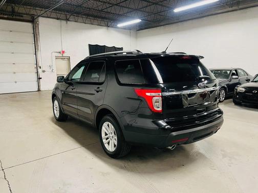 Black 2015 Ford Explorer Sport