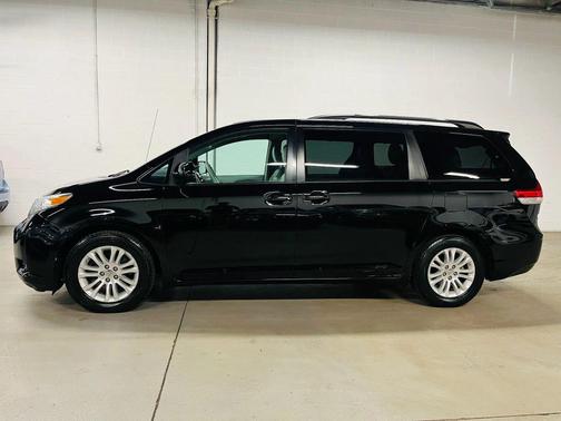 2013 Toyota Sienna XLE