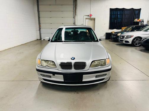 Silver 2003 BMW 330 xi