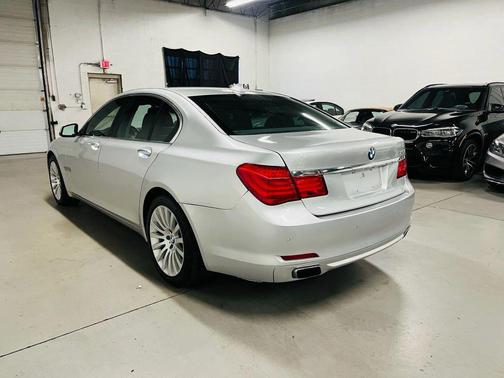 Silver 2010 BMW 750 i xDrive