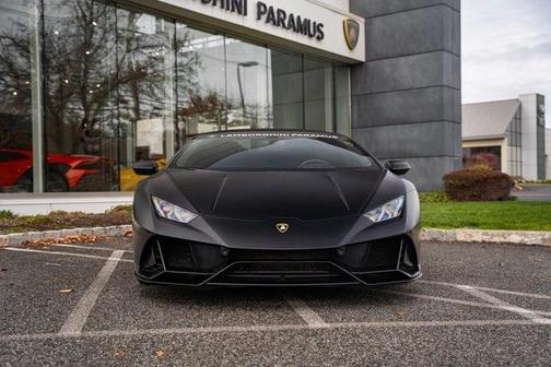 2022 Lamborghini Huracan EVO Base