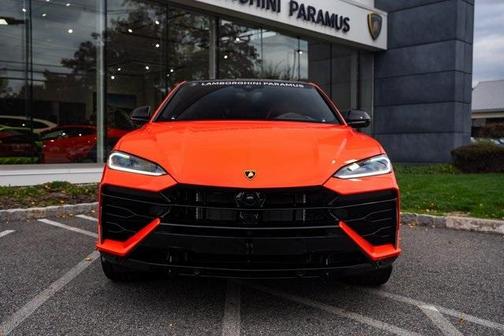 2025 Lamborghini Urus SE
