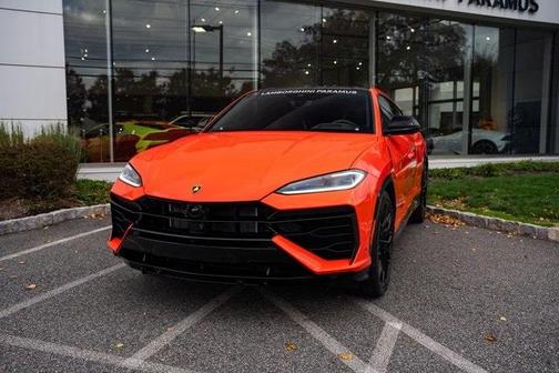 2025 Lamborghini Urus SE