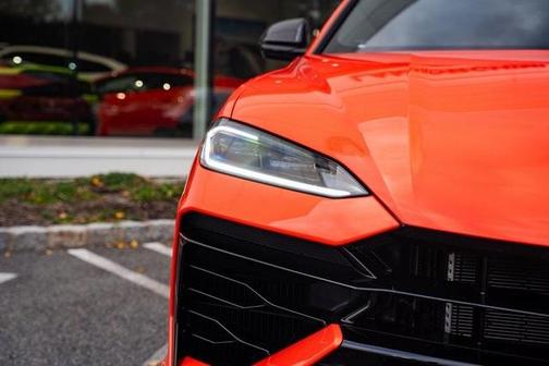 2025 Lamborghini Urus SE