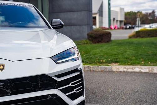 2021 Lamborghini Urus Base
