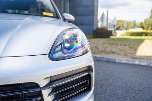 2022 Porsche Cayenne Base