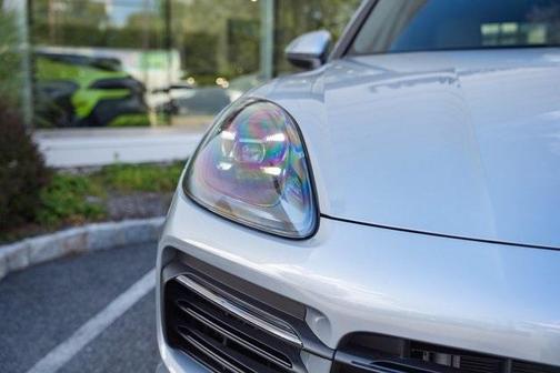 2022 Porsche Cayenne Base