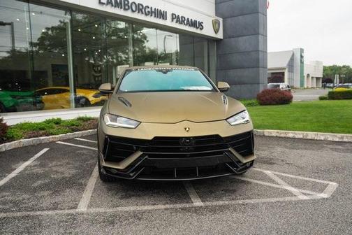 2024 Lamborghini Urus Performante