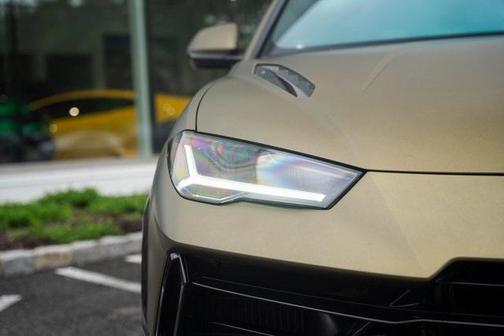 2024 Lamborghini Urus Performante