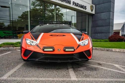 2023 Lamborghini Huracan Sterrato Base