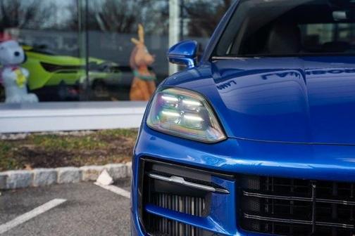 2025 Porsche Cayenne GTS