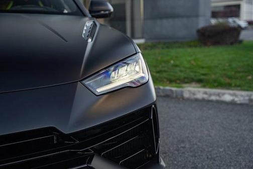 2024 Lamborghini Urus Performante