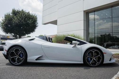2020 Lamborghini Huracan EVO Base