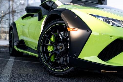 2024 Lamborghini Huracan Sterrato Base