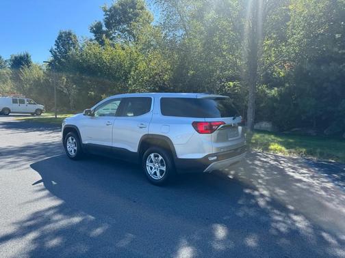 2017 GMC Acadia SLE-1