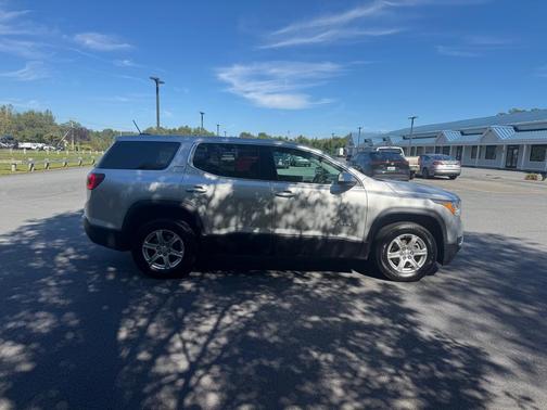 2017 GMC Acadia SLE-1