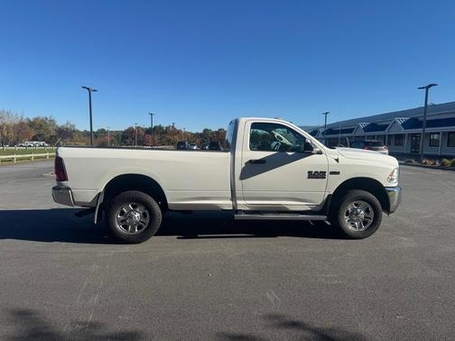 2016 RAM 2500 4WD Reg Cab 140.5'' Tradesman