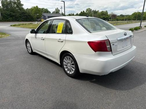 White 2008 Subaru Impreza 2.5i