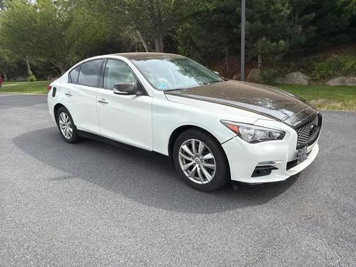 White 2014 INFINITI Q50 Premium