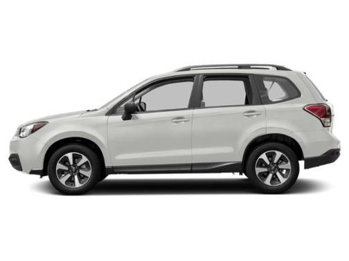 White 2018 Subaru Forester 2.5i