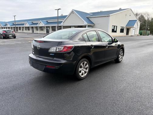 2013 Mazda Mazda3 i Sport