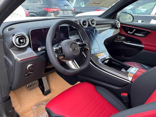 2025 Mercedes-Benz GLC 300 4MATIC