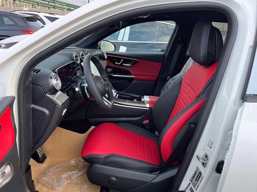 2025 Mercedes-Benz GLC 300 4MATIC