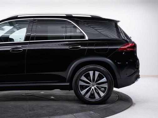 Black 2026 Mercedes-Benz GLE 450e 4MATIC