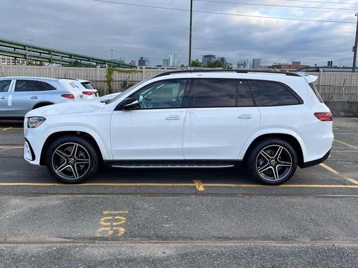 2025 Mercedes-Benz GLS 450 4MATIC