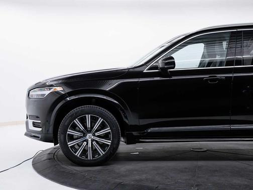 Onyx Black Metallic 2024 Volvo XC90 B6 Plus Bright Theme 6-Seater