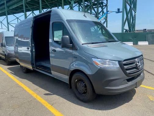 2024 Mercedes-Benz eSprinter 2500 