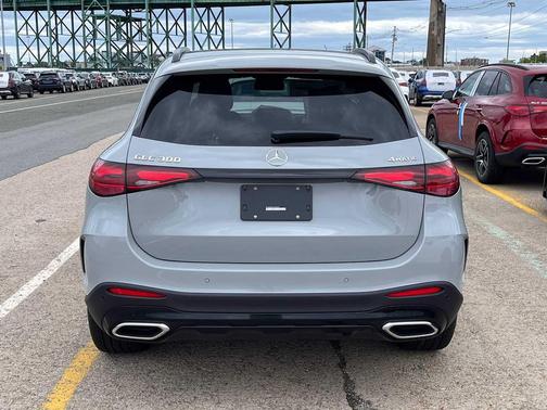 2025 Mercedes-Benz GLC 300 4MATIC