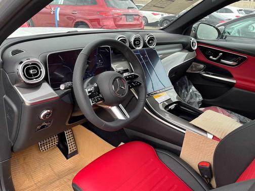 2025 Mercedes-Benz GLC 300 4MATIC