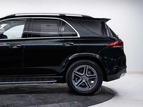 Emerald Green Metallic 2023 Mercedes-Benz GLE 580 AWD 4MATIC