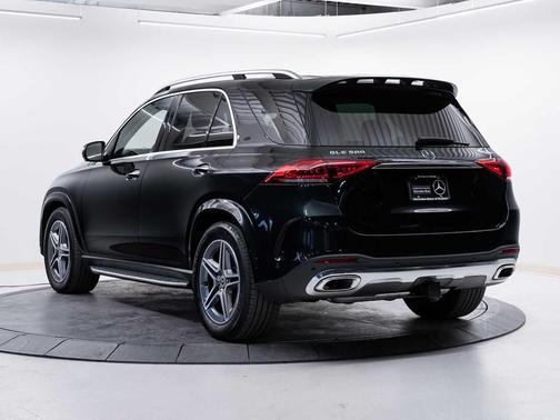 Emerald Green Metallic 2023 Mercedes-Benz GLE 580 AWD 4MATIC