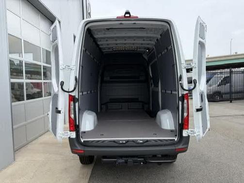 Arctic White 2026 Mercedes-Benz Sprinter 2500 Standard Roof