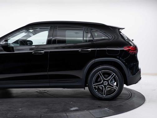 Night Black 2026 Mercedes-Benz GLA 250 4MATIC