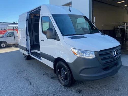 Arctic White 2026 Mercedes-Benz Sprinter 2500 Standard Roof
