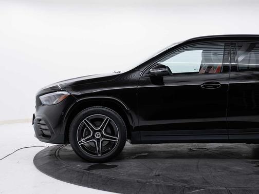 Night Black 2026 Mercedes-Benz GLA 250 4MATIC