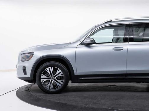 Cirrus Silver Metallic 2026 Mercedes-Benz GLB 250 4MATIC