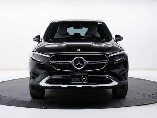 Obsidian Black Metallic 2026 Mercedes-Benz GLC 300 4MATIC
