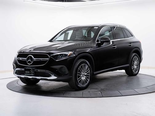 Obsidian Black Metallic 2026 Mercedes-Benz GLC 300 4MATIC