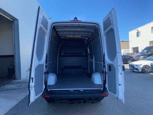 Arctic White 2026 Mercedes-Benz Sprinter 2500 Standard Roof