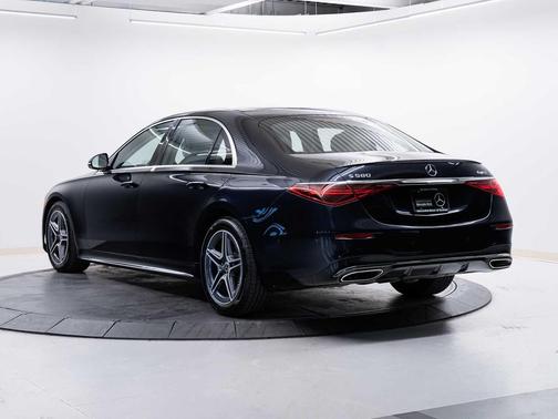 Nautical Blue Metallic 2026 Mercedes-Benz S-Class S 580