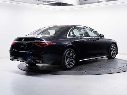 Nautical Blue Metallic 2026 Mercedes-Benz S-Class S 580