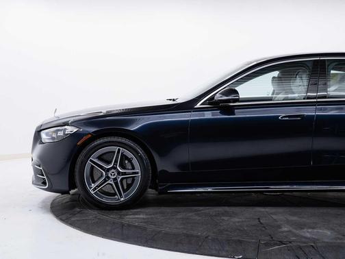 Nautical Blue Metallic 2026 Mercedes-Benz S-Class S 580