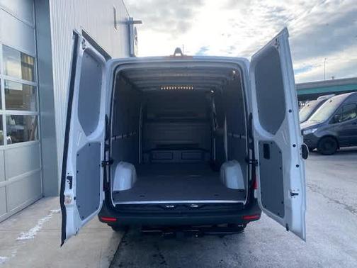 Arctic White 2026 Mercedes-Benz Sprinter 2500 Standard Roof