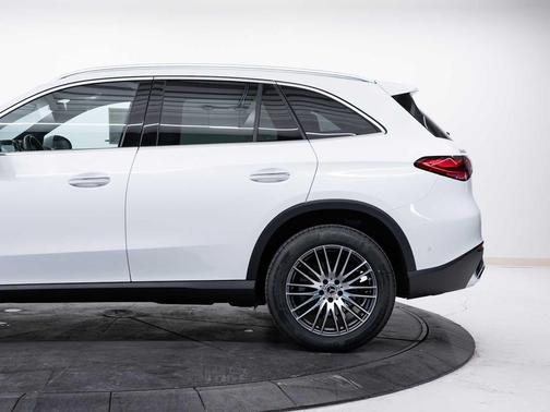 Polar White 2026 Mercedes-Benz GLC 300 4MATIC