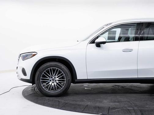Polar White 2026 Mercedes-Benz GLC 300 4MATIC