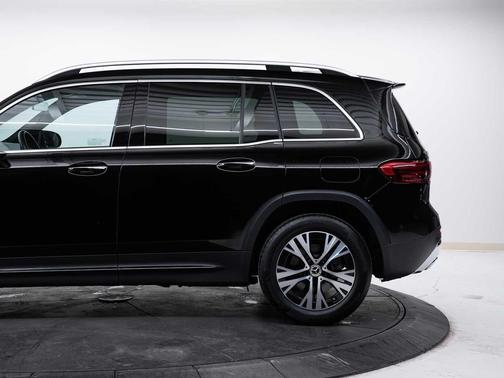 Night Black 2025 Mercedes-Benz GLB 250 4MATIC